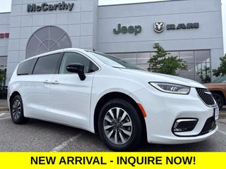 2024 Chrysler Pacifica Hybrid Select