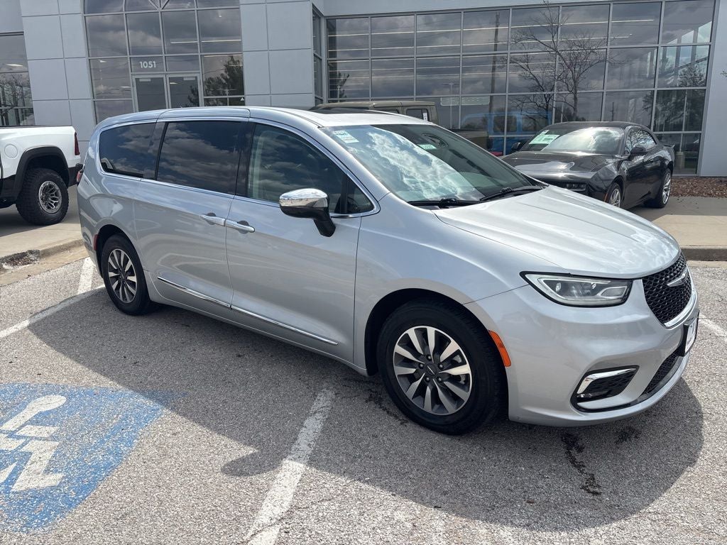 2023 Chrysler Pacifica Hybrid Limited