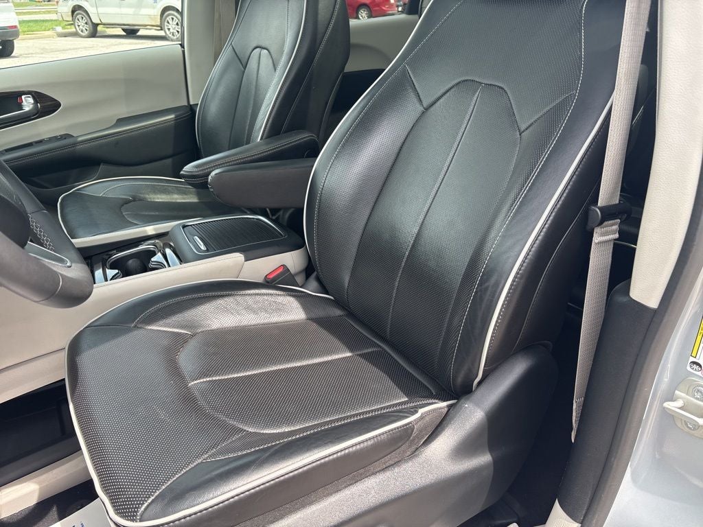 2023 Chrysler Pacifica Hybrid Limited