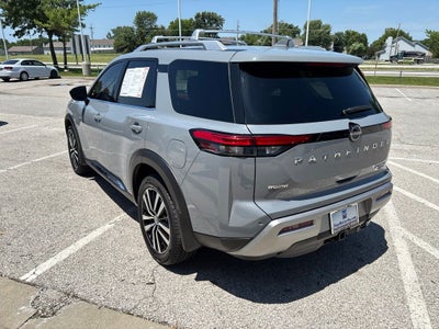 2023 Nissan Pathfinder Platinum
