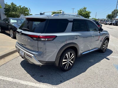 2023 Nissan Pathfinder Platinum