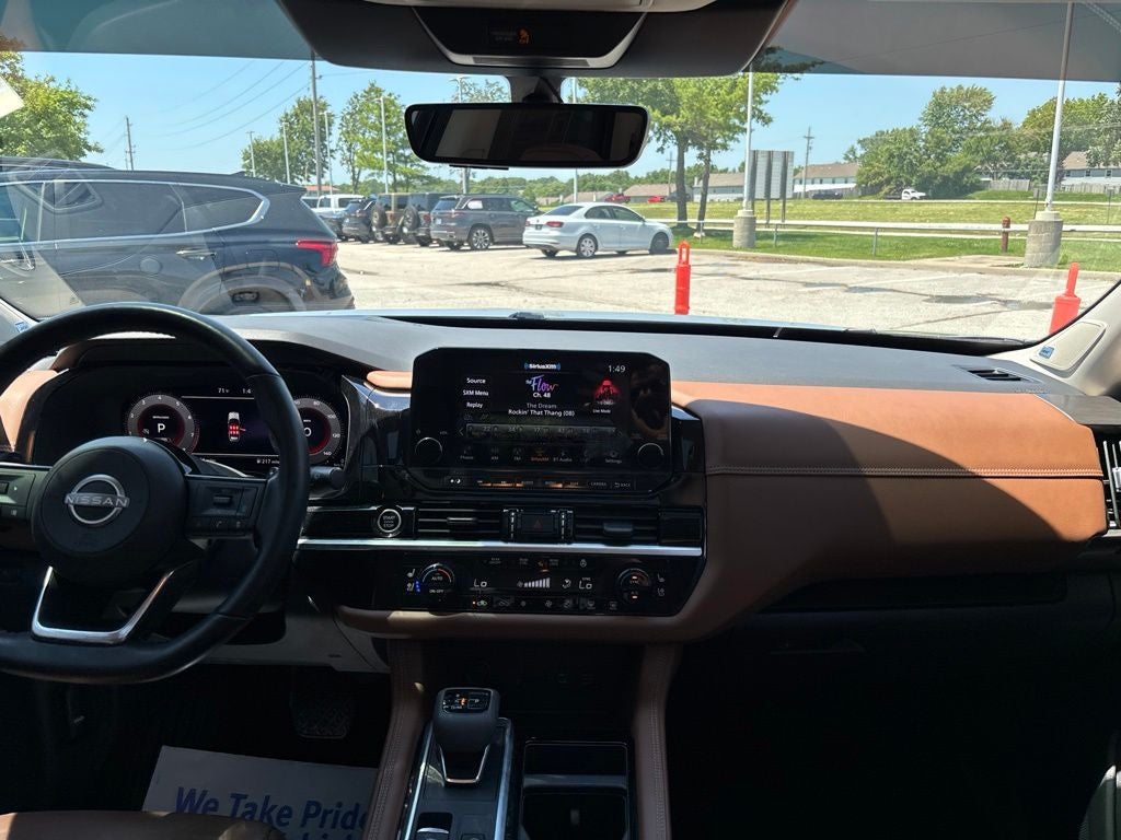 2023 Nissan Pathfinder Platinum
