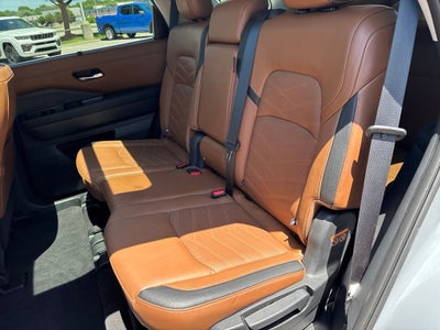 2023 Nissan Pathfinder Platinum