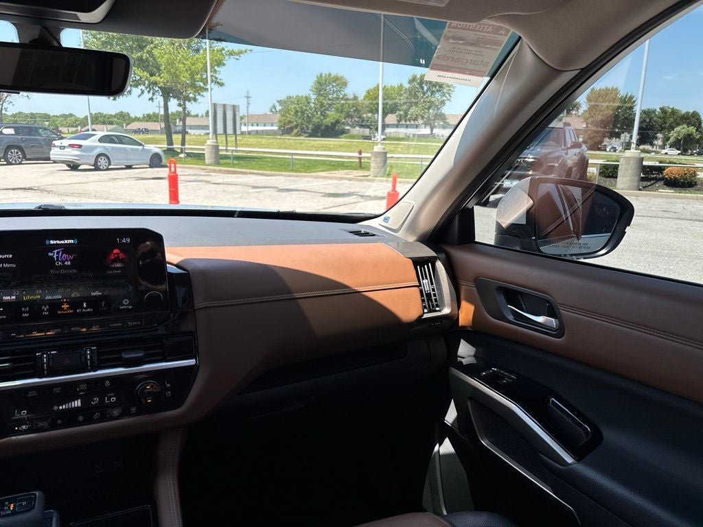 2023 Nissan Pathfinder Platinum