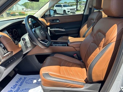 2023 Nissan Pathfinder Platinum