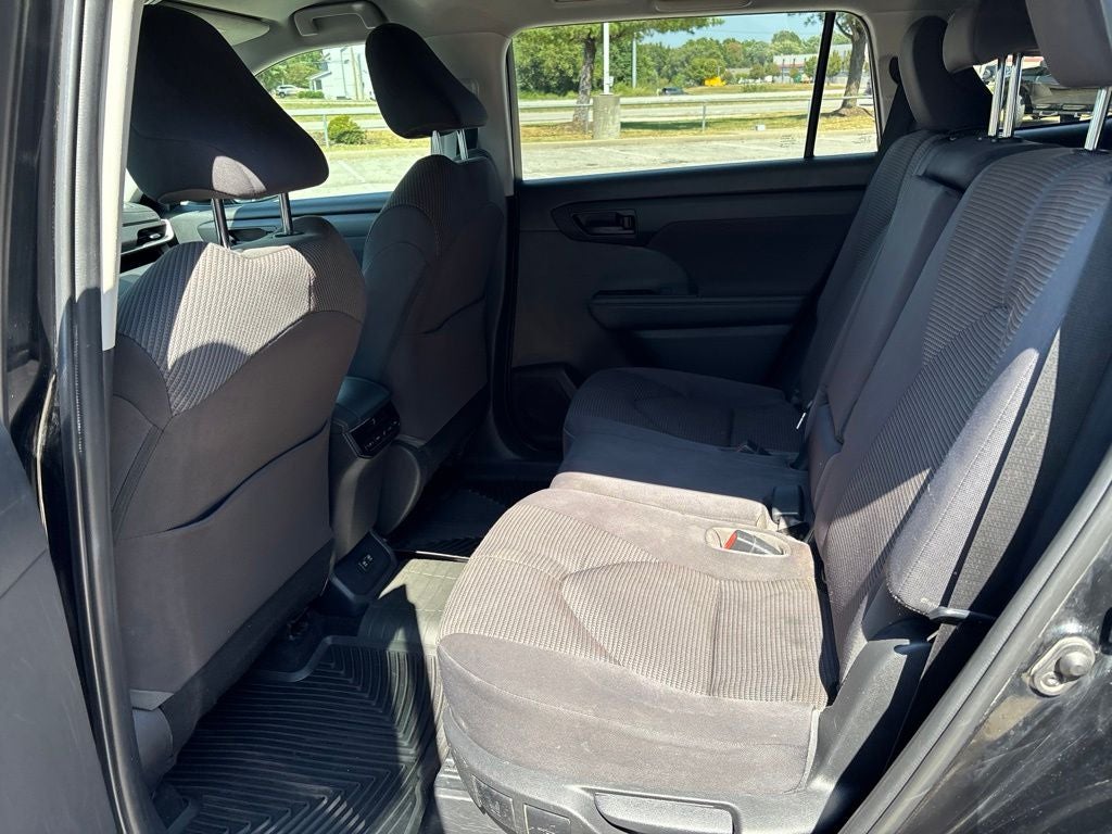 2020 Toyota Highlander LE