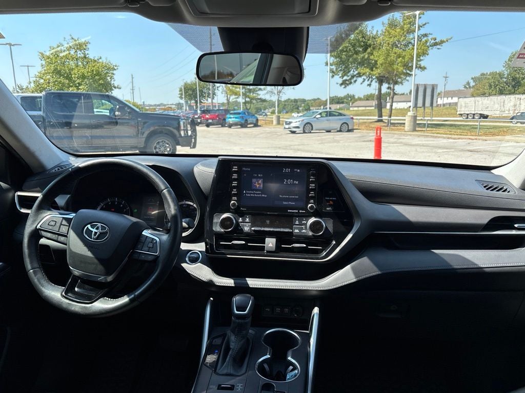 2020 Toyota Highlander LE