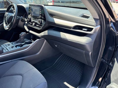 2020 Toyota Highlander LE