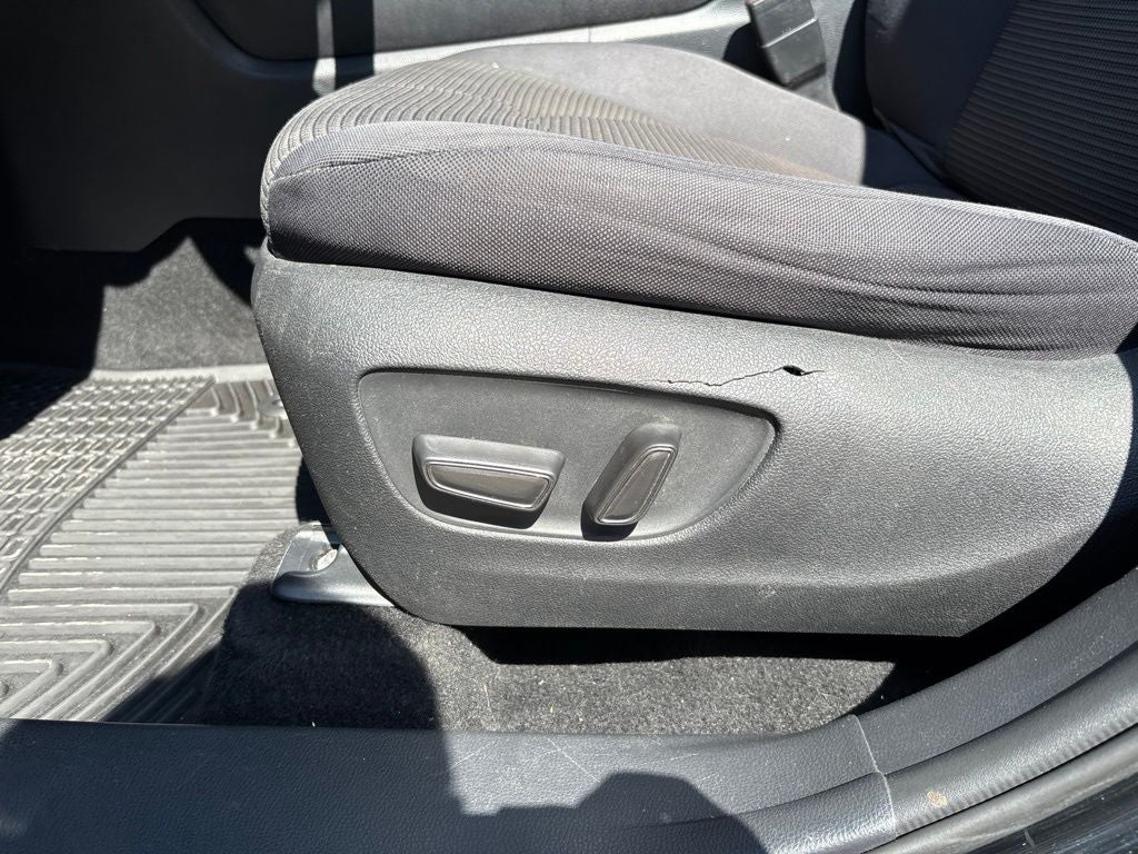 2020 Toyota Highlander LE