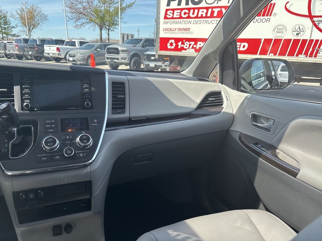 2018 Toyota Sienna XLE Premium 7 Passenger