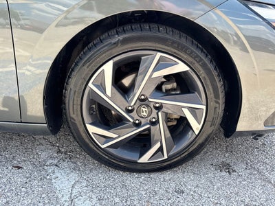 2024 Hyundai Elantra Limited