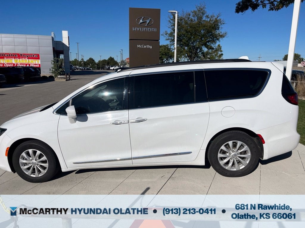 2017 Chrysler Pacifica Touring L
