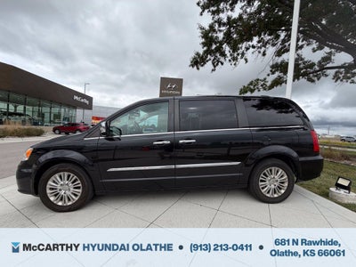 2016 Chrysler Town & Country Limited
