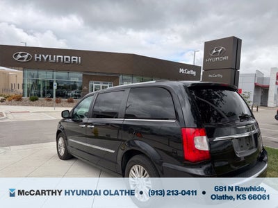 2016 Chrysler Town & Country Limited