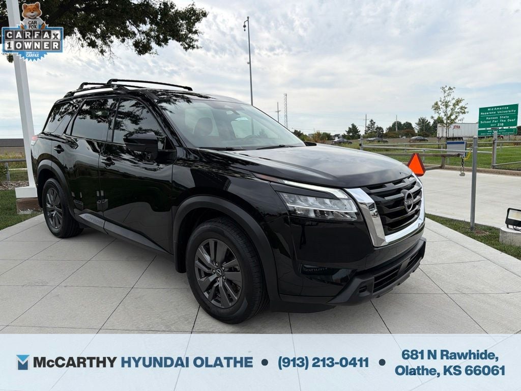 2022 Nissan Pathfinder SV
