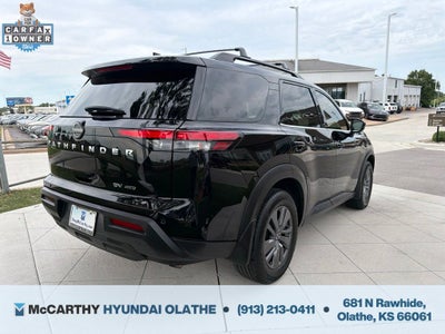 2022 Nissan Pathfinder SV