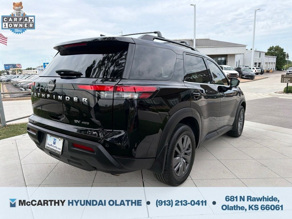 2022 Nissan Pathfinder SV
