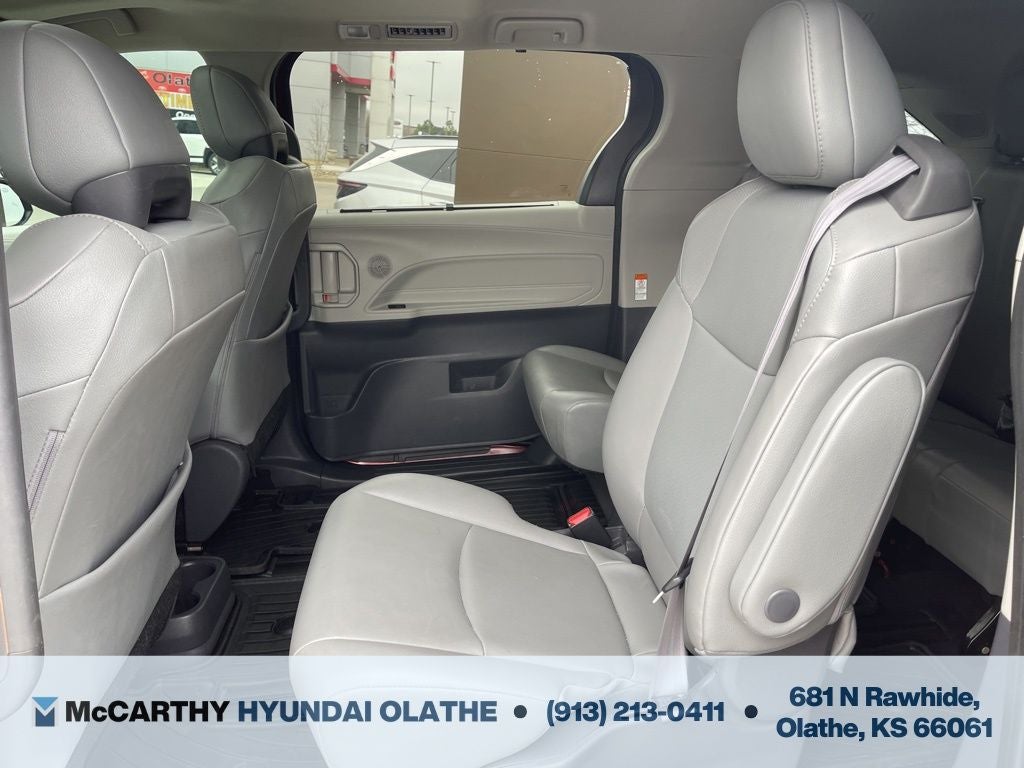 2021 Toyota Sienna XLE 8 Passenger