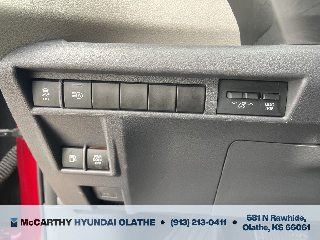 2021 Toyota Sienna XLE 8 Passenger