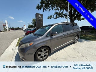 2014 Toyota Sienna SE 8 Passenger