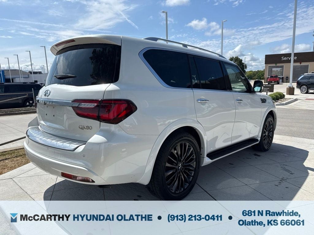 2022 INFINITI QX80 Premium Select