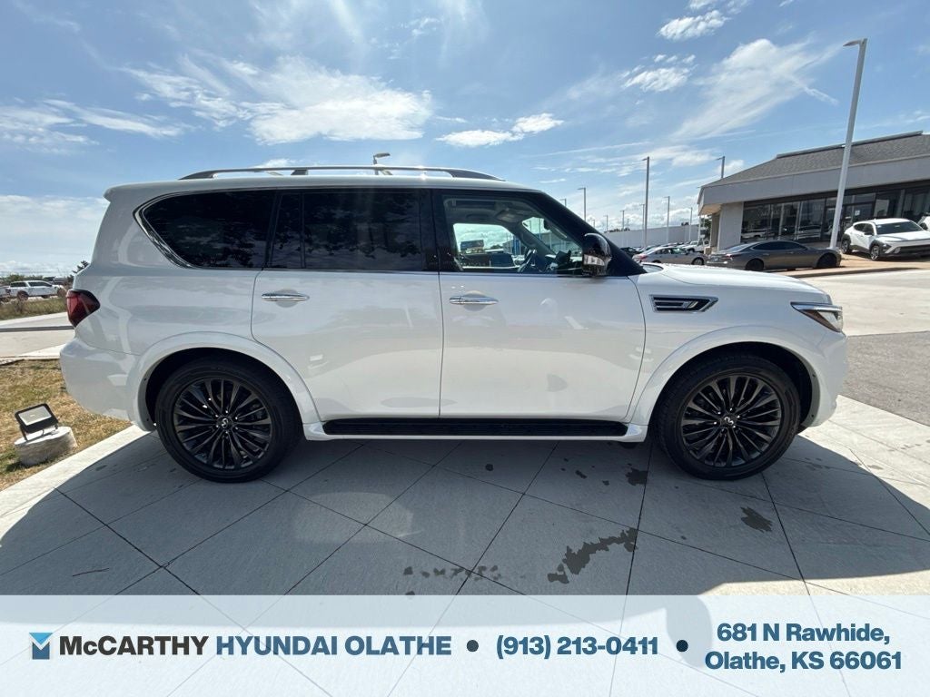 2022 INFINITI QX80 Premium Select