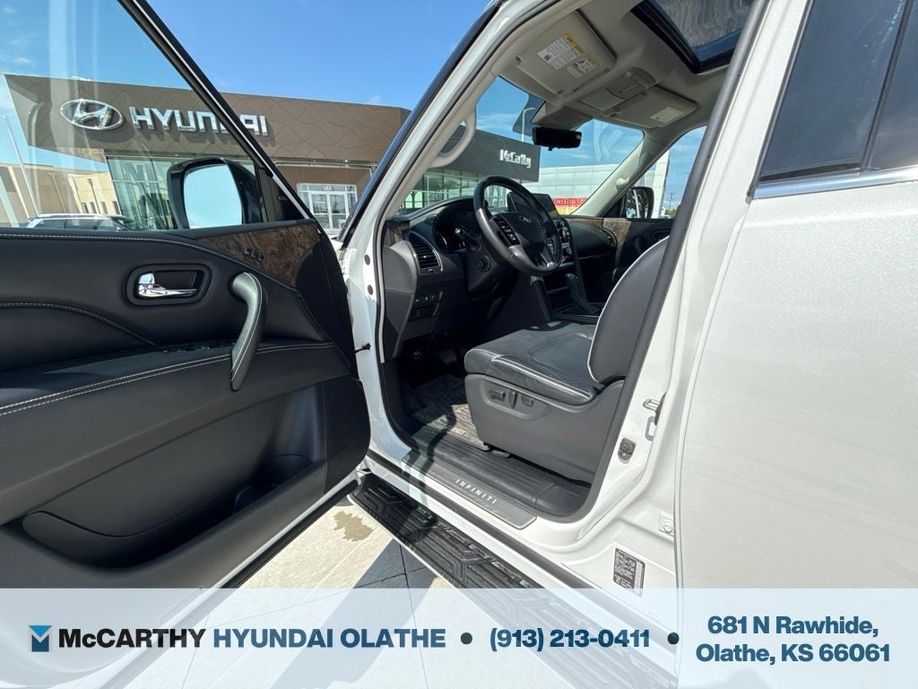 2022 INFINITI QX80 Premium Select