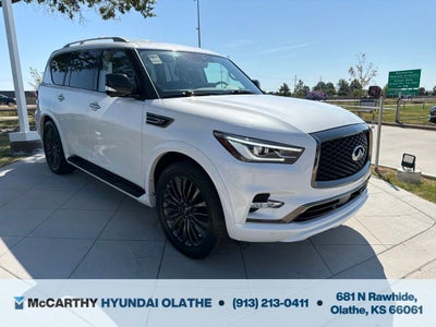 2022 INFINITI QX80 Premium Select