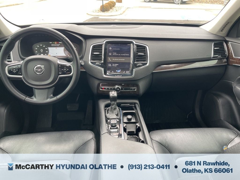 2016 Volvo XC90 T6 Momentum