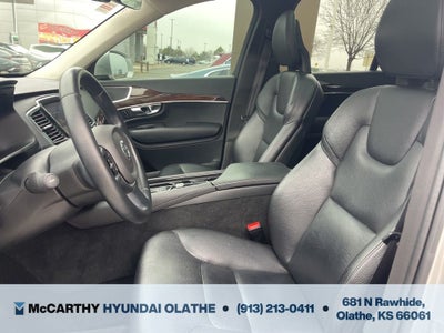 2016 Volvo XC90 T6 Momentum