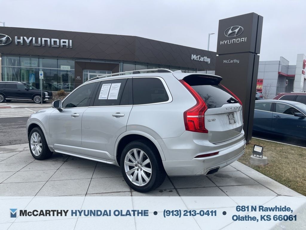 2016 Volvo XC90 T6 Momentum