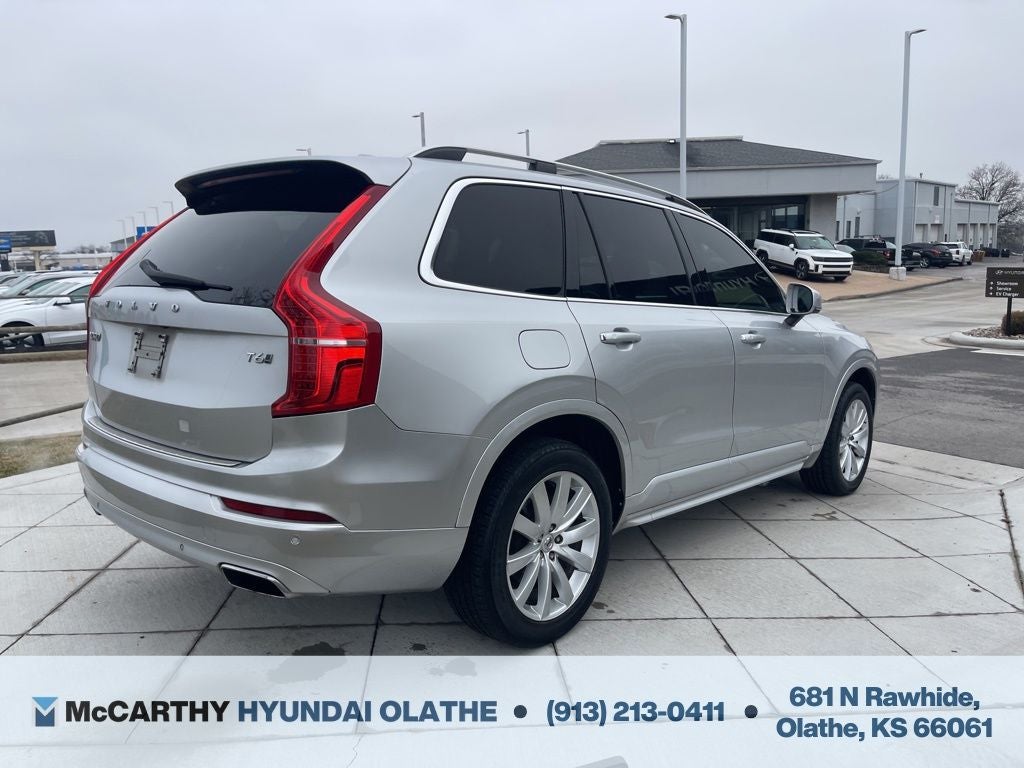 2016 Volvo XC90 T6 Momentum