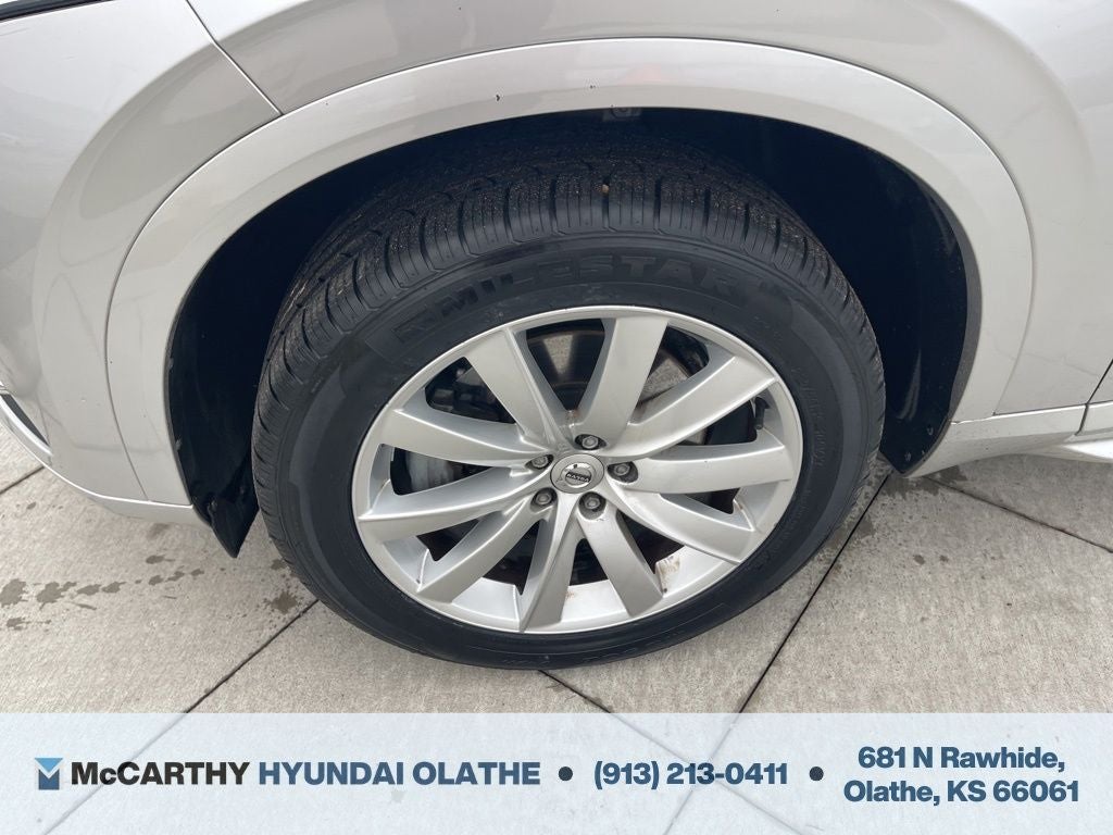 2016 Volvo XC90 T6 Momentum