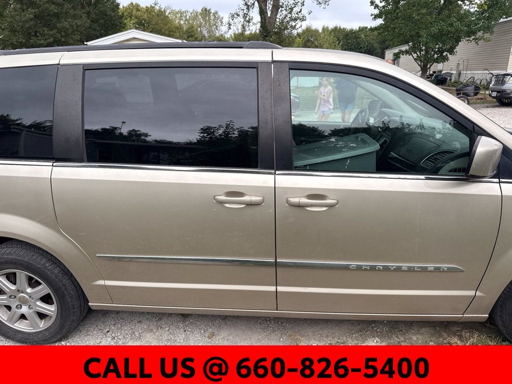 2013 Chrysler Town & Country Touring