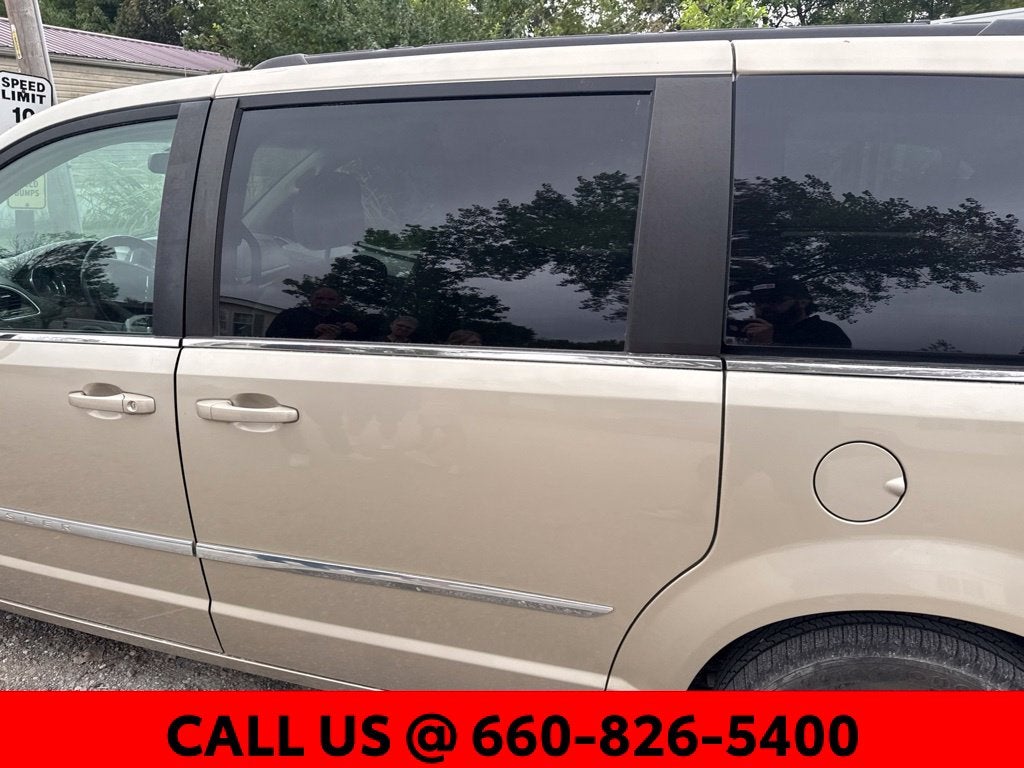 2013 Chrysler Town & Country Touring