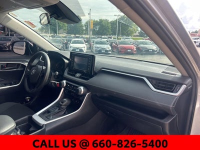 2020 Toyota RAV4 LE