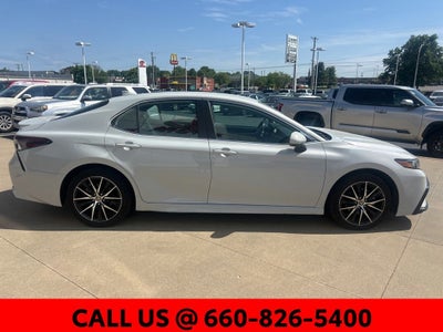 2024 Toyota Camry SE