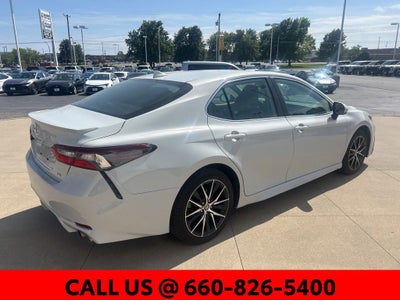 2024 Toyota Camry SE