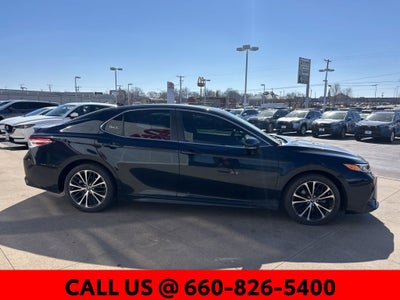 2020 Toyota Camry SE