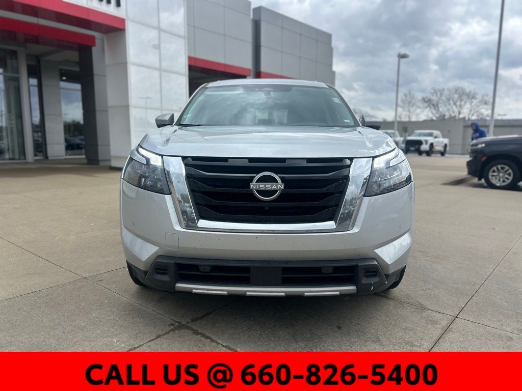 2025 Nissan Pathfinder SL