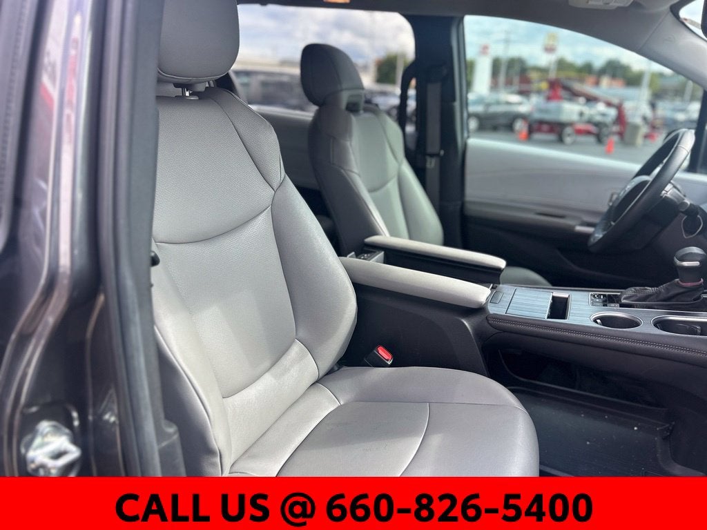 2025 Toyota Sienna XLE
