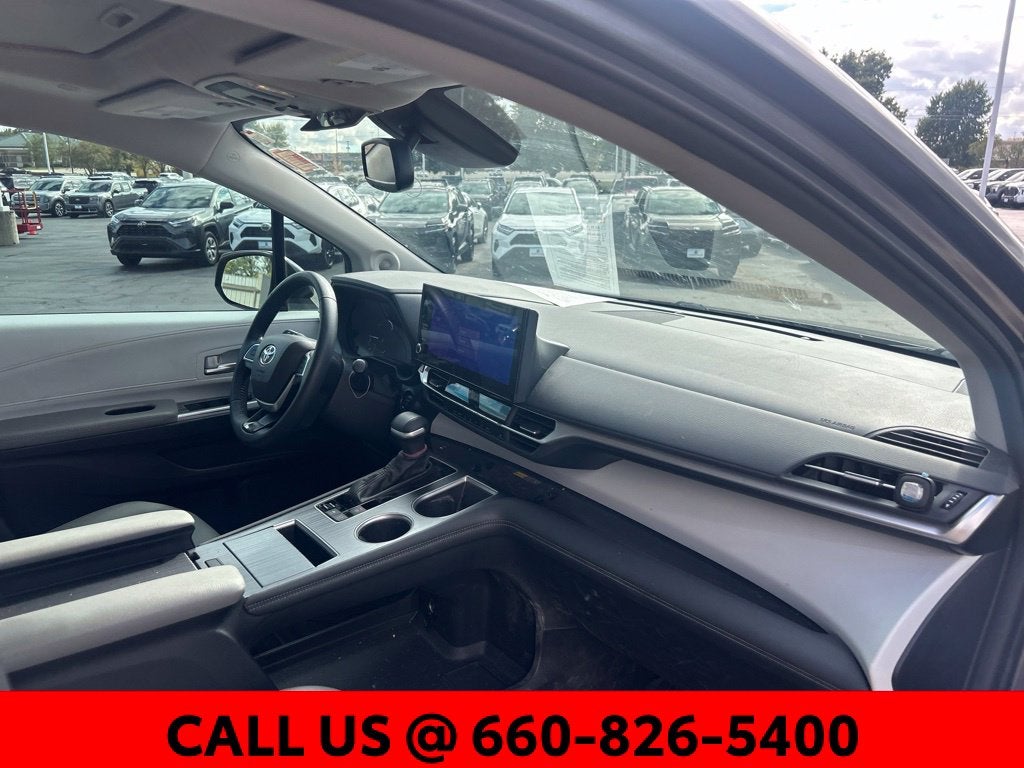2025 Toyota Sienna XLE