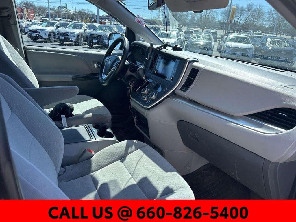 2020 Toyota Sienna LE 7 Passenger