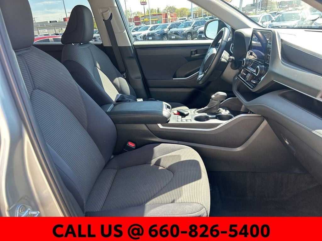 2024 Toyota Highlander LE