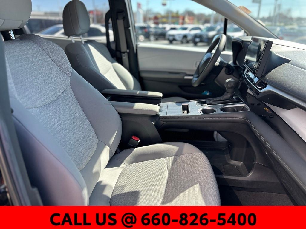 2025 Toyota Sienna LE 8 Passenger