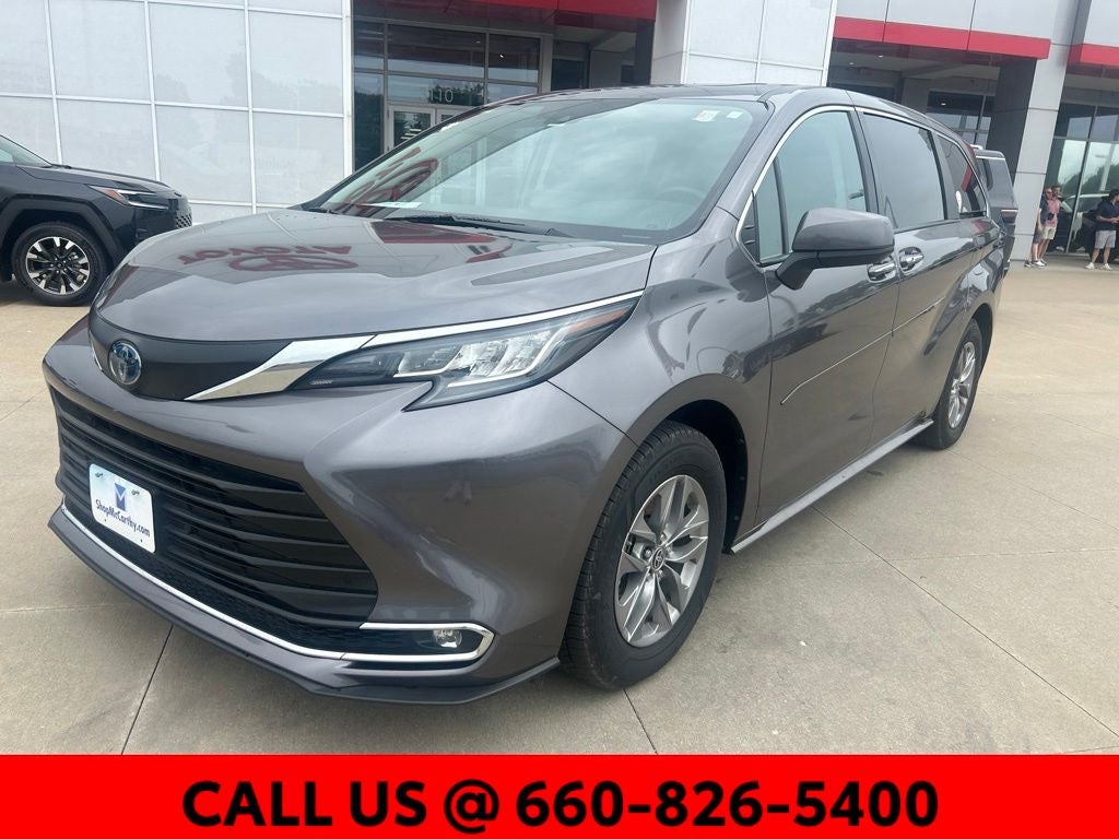 2023 Toyota Sienna XLE 8 Passenger