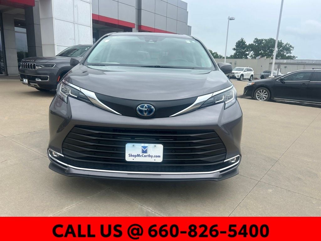 2023 Toyota Sienna XLE 8 Passenger
