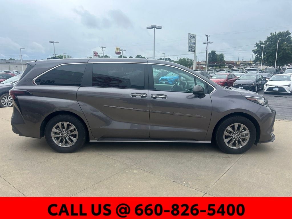 2023 Toyota Sienna XLE 8 Passenger