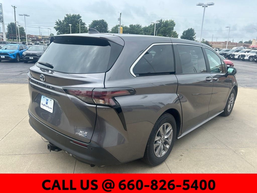 2023 Toyota Sienna XLE 8 Passenger