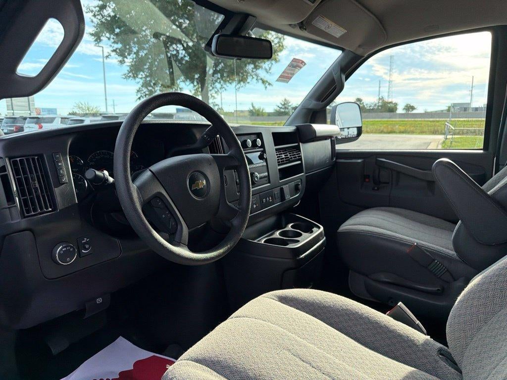2025 Chevrolet Express Passenger LT